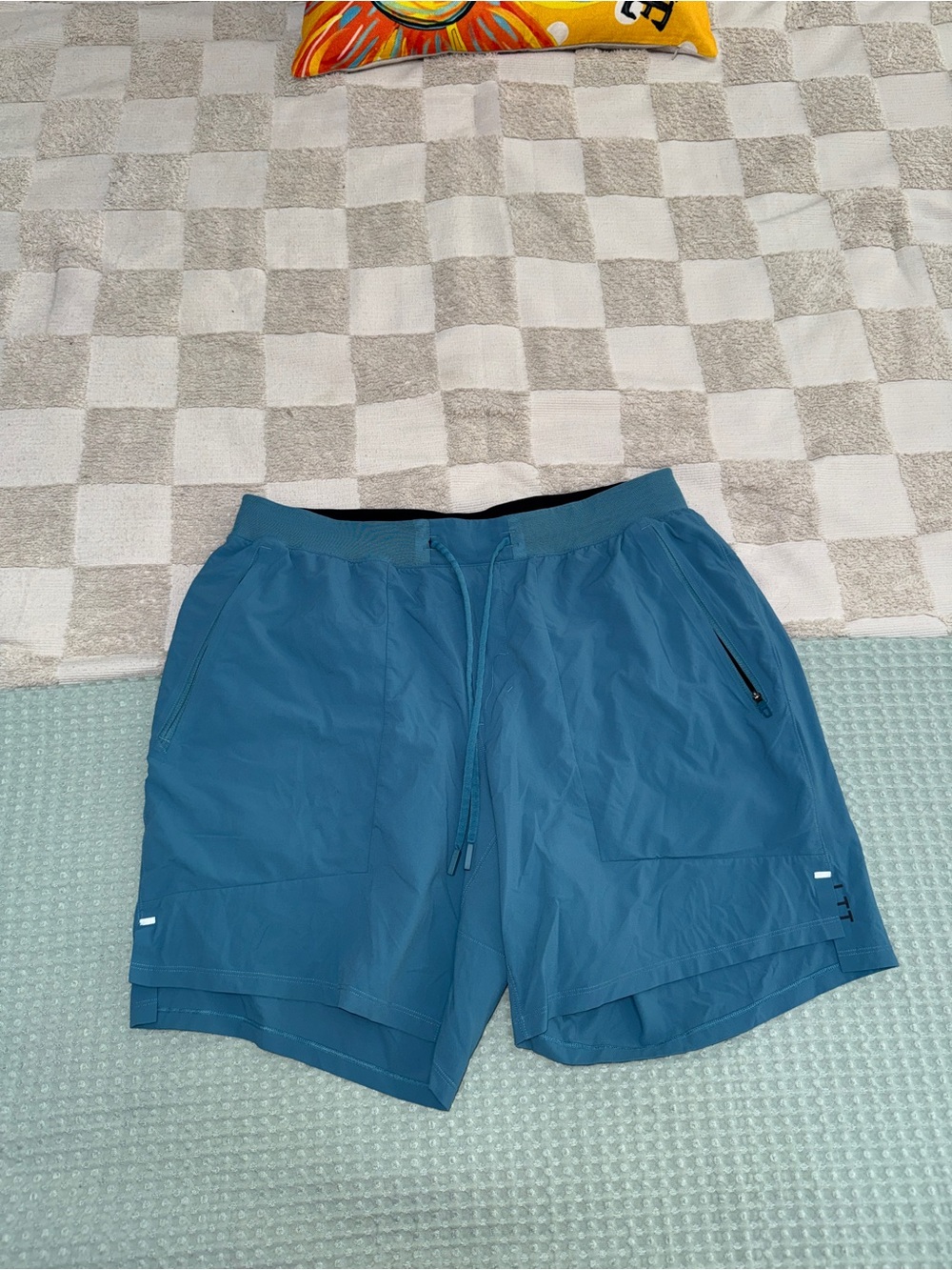 NWOT Lululemon License to Train Linerless Short 7" size XL